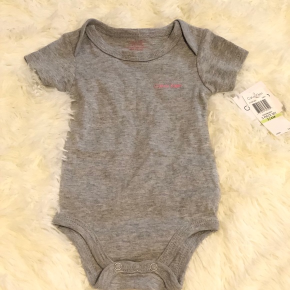 New Calvin Klein Onesie 3-6 months - Picture 5 of 5